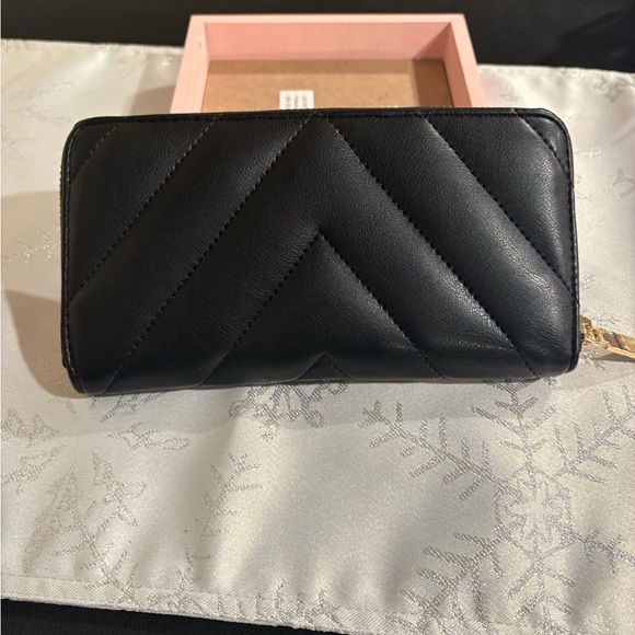 Victoria's Secret Black Quilted Wallet with Gold Logo - Picture 2 of 4